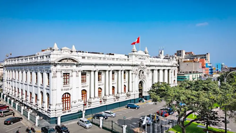 ¿Eres trabajador administrativo? Conoce cómo impacta esta ley en tu situación laboral