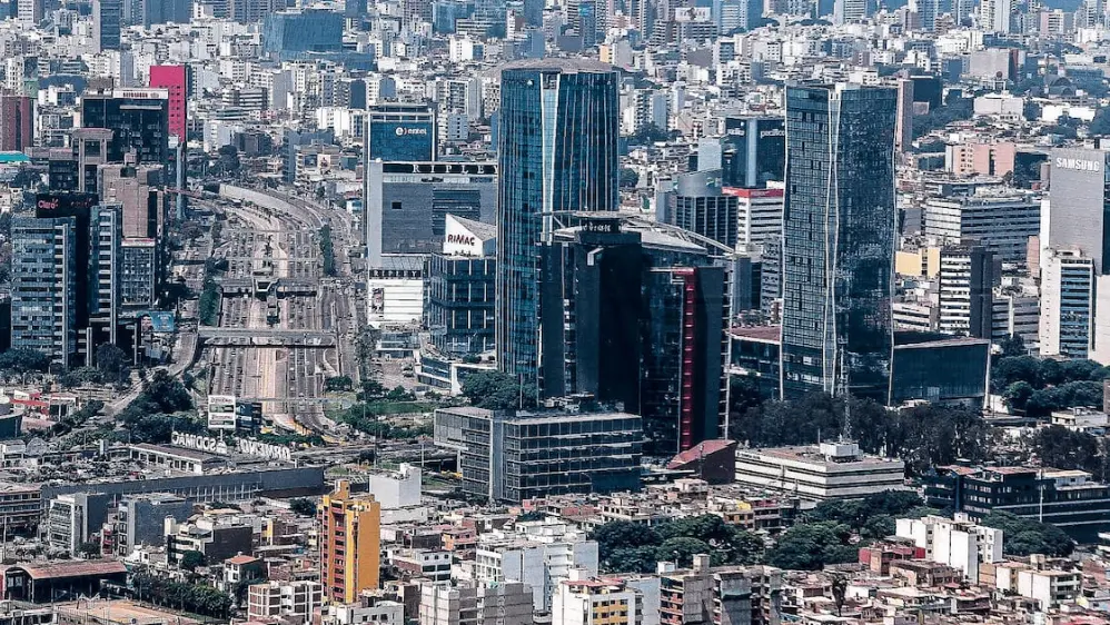 Gasto privado y empleo fueron claves para el crecimiento de la economía en octubre: ¿Qué sectores registraron dinamismo?