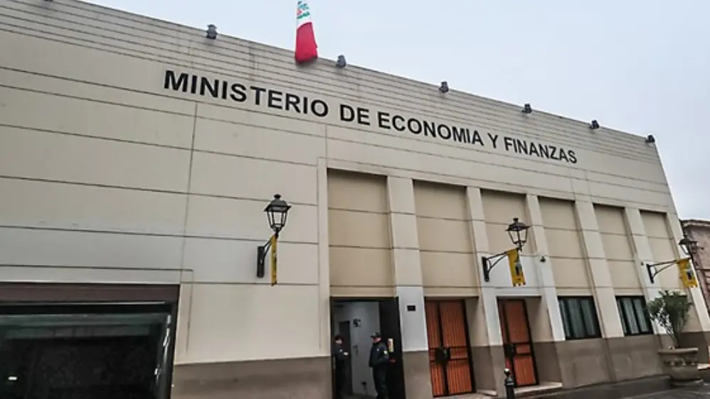 Gobierno baja déficit fiscal a 2.2% del PBI en el 2025